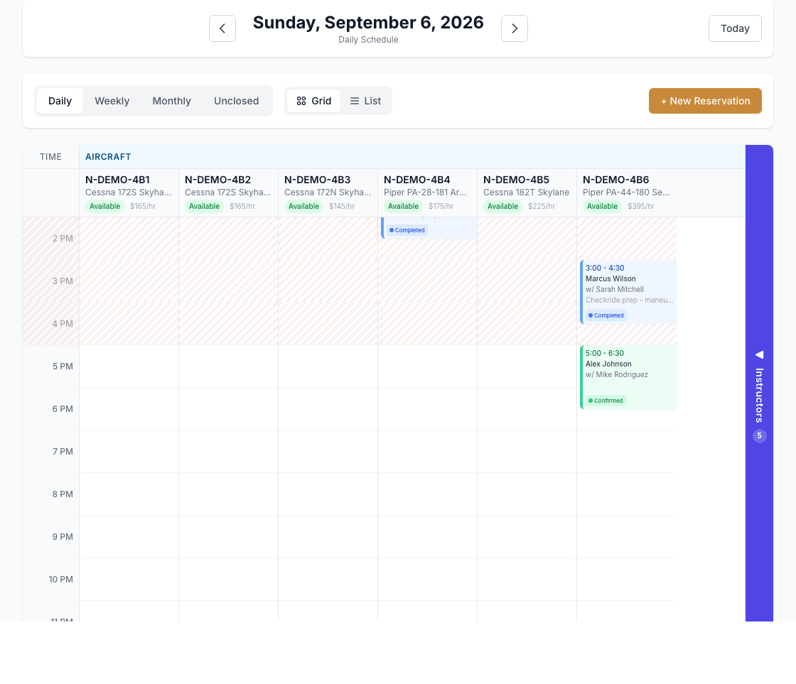 Weekly flight schedule grid with aircraft and instructor columns and real-time reservation conflict detection